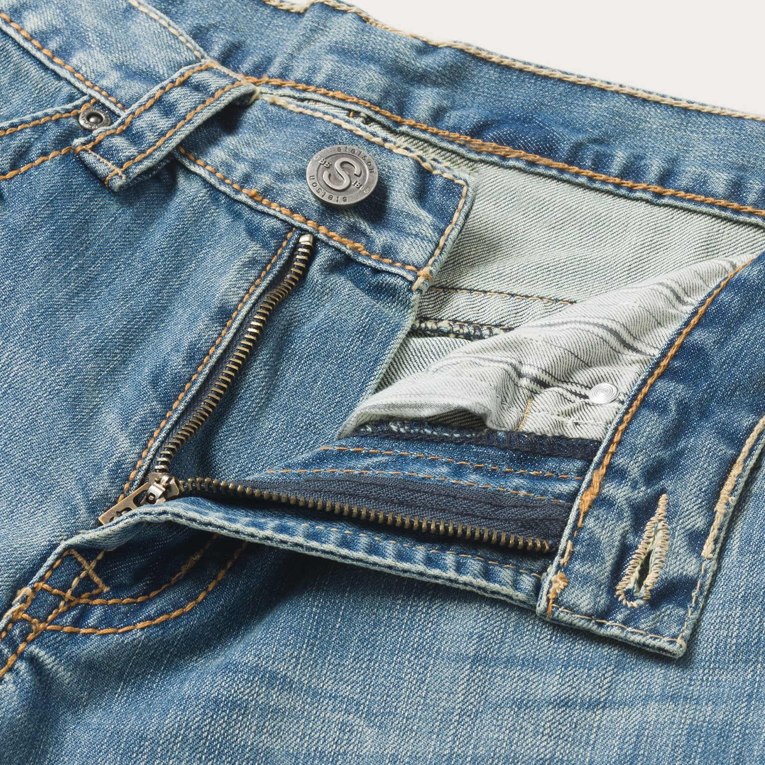 1520 Fit Light Wash Jeans With Tacking - Image 5